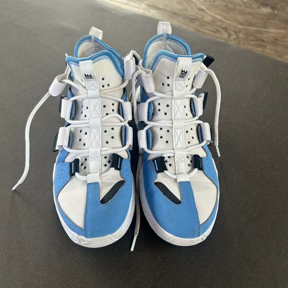 Nike Air Edge 270 university Men's Sneakers in Blue and White